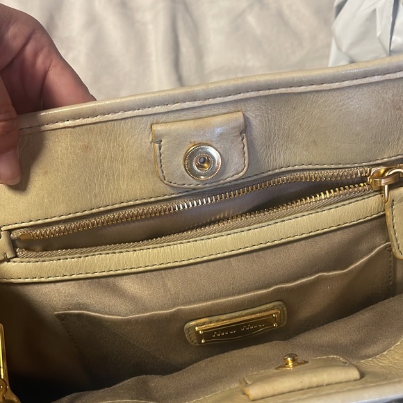 Authentic Miu Miu 2 Way leather bag with detachable strap. - Picture 13 of 17